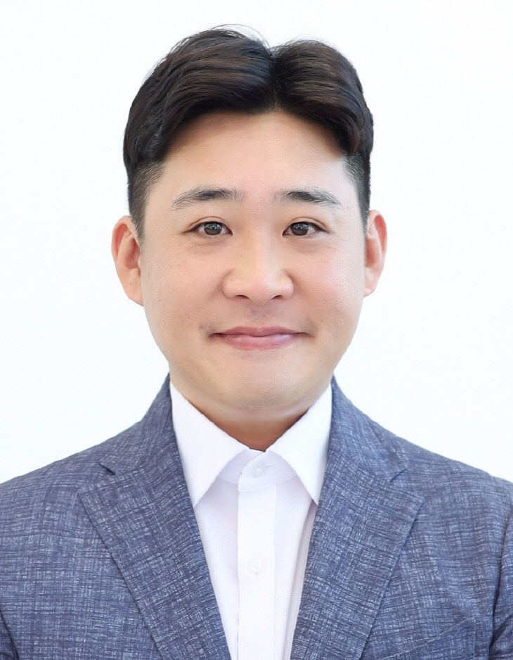최민국
