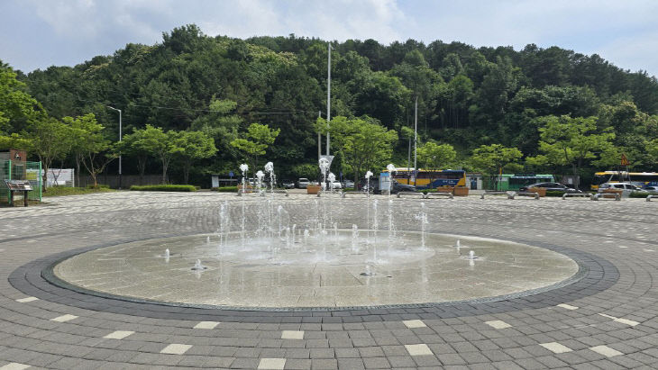2. 금암광장 바닥분수