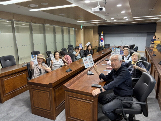 12. 파주시 운정2동 실버경찰대, 감염병 예방 교육 실시 (1)