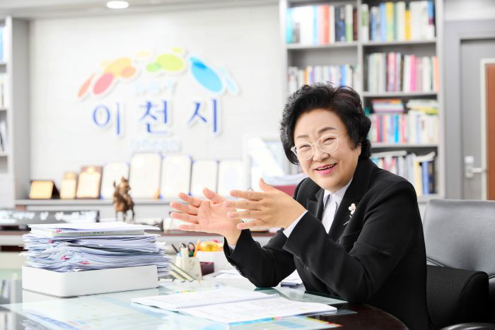 1김경희이천시장2