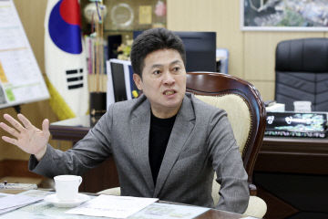 김정헌 구청장 인터뷰사진2