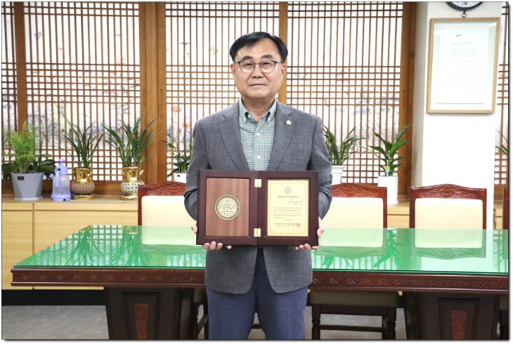 1-1. 박일 의장 수상