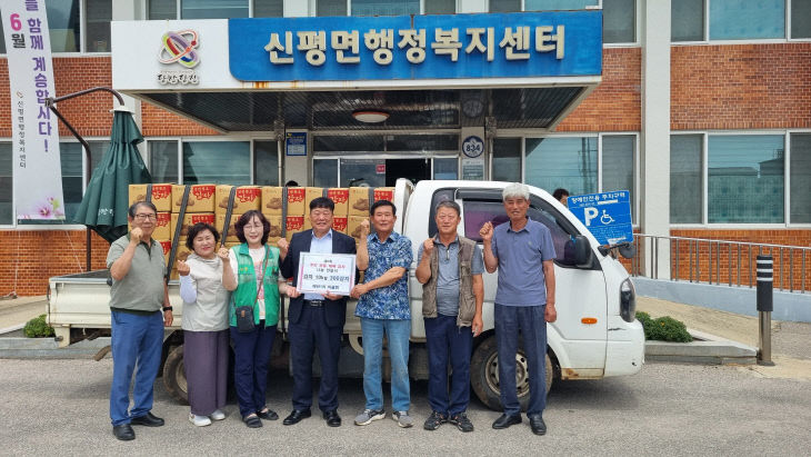 사본 -(사진4)매산1리 마을회 감자 전달1