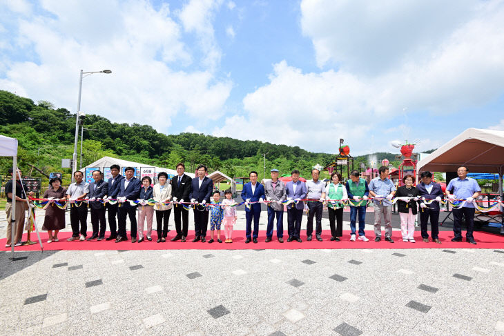 딸기향테마공원 물놀이장 개장식(2)