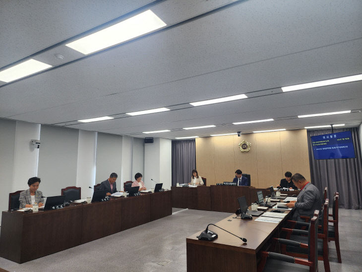 충청광역연합의회 제5회 임시회 제1차 예결위 개최_(사진) (1)