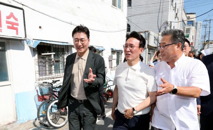 20250709-김민석 국무총리 쪽방촌 방문1