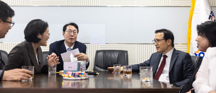 임태희 경기도교육감, ‘화성특례시·도의회’ 맞손