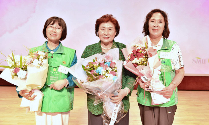 백정희 양촌면 부녀회장(우측)
