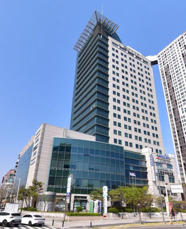 전경 사진 - 측면(사학연금회관)