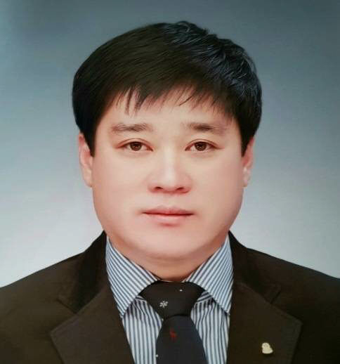 박근석 한국자유총연맹 충주시지회장.