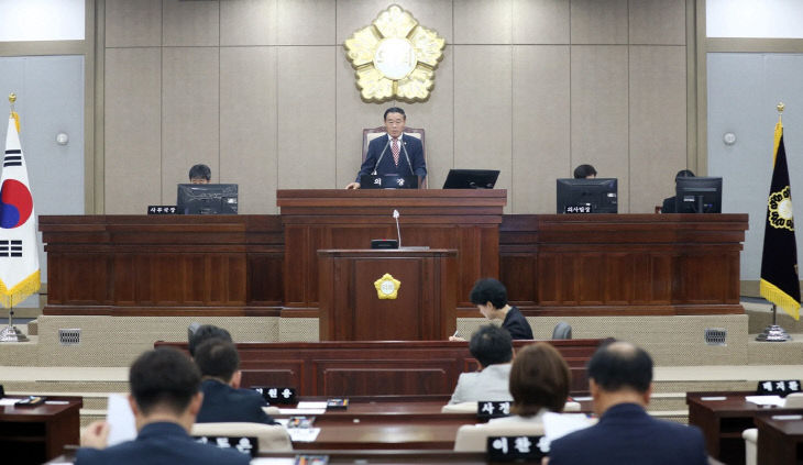 수원시의회 이재식 의장, 원구성 완료