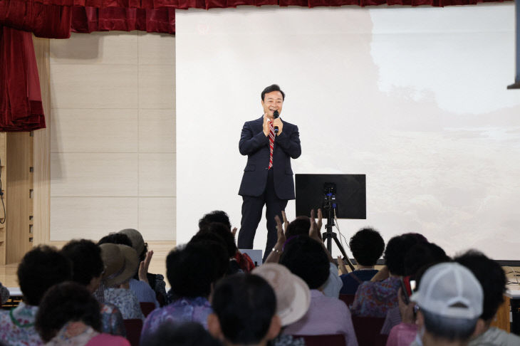 의왕시, 성취 격려 ‘아름채 노인대학’ 1학기 종강식
