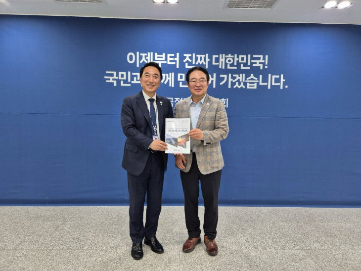 사진1)국정기획위원회 박수현 균형성장특별위원장(국회의원)2