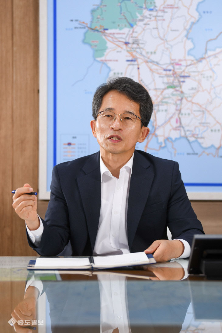 영주-1-1 유정근 영주시장 권한대행 인터뷰 사진