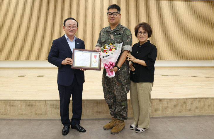 연천군, 폭염 속 노인 생명 살린 군인 표창