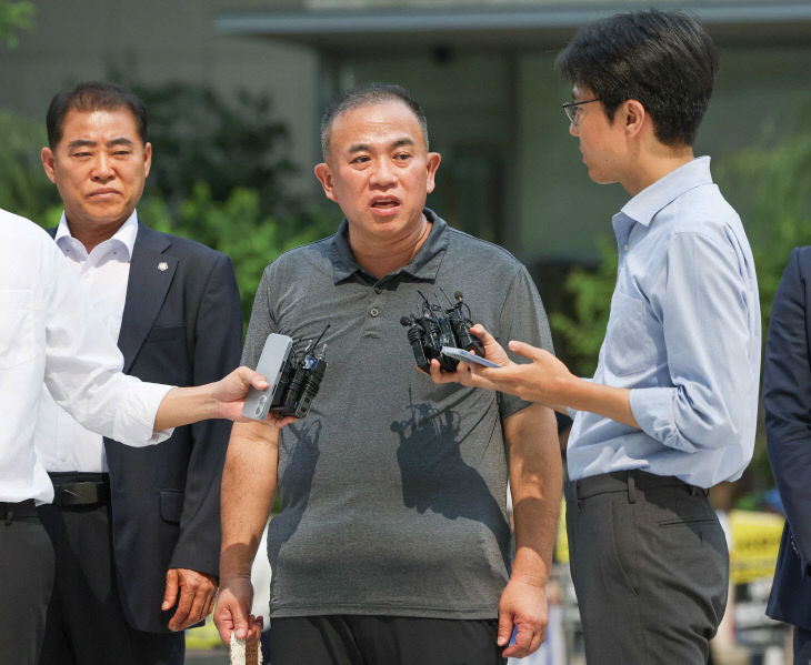 특검 출석하는 명태균<YONHAP NO-2014>
