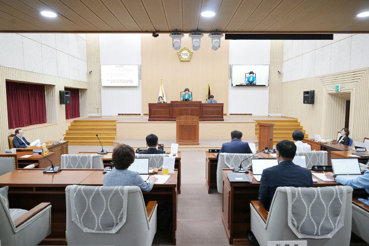 1. 사진(제295회 연천군의회 임시회 개회)2