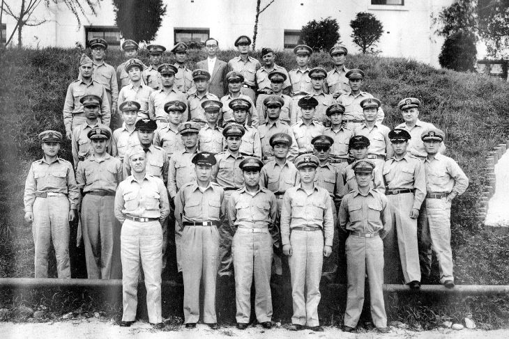 ①제1회 교수양성과정 졸업생(1956.8.)
