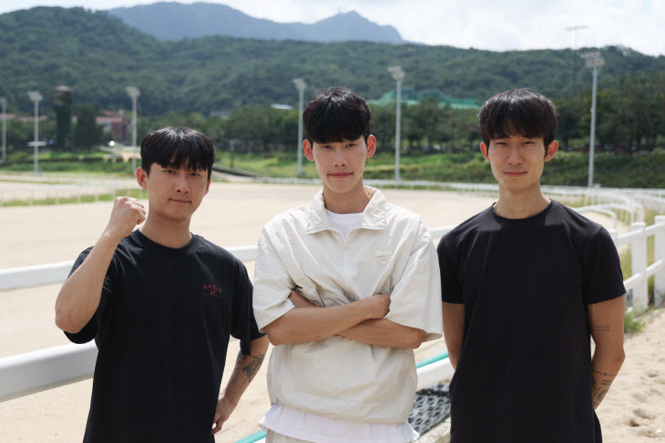 한국마사회, 왼쪽부터 우인철,권중석,조성환 신인 기수 (1)