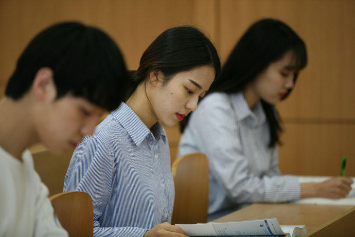 2-2. 학생 이미지2
