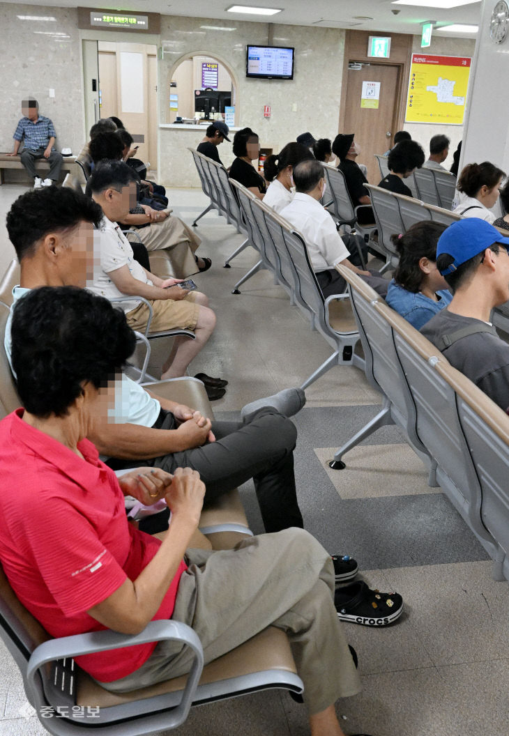 20250825-코로나 재유행 조짐2
