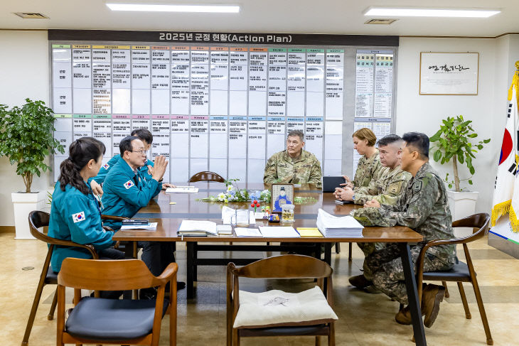 한미연합사 민군작전부 일행, 연천군 을지연습 훈련 참관