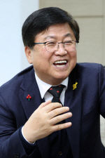 최교진교육감 인터뷰 사진