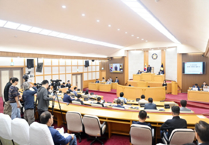 (보도사진)제258회 파주시의회 임시회 개회