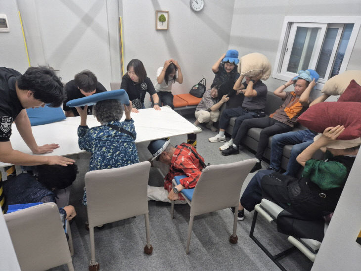 충북안전체험관 지진체험 사진(보도용)