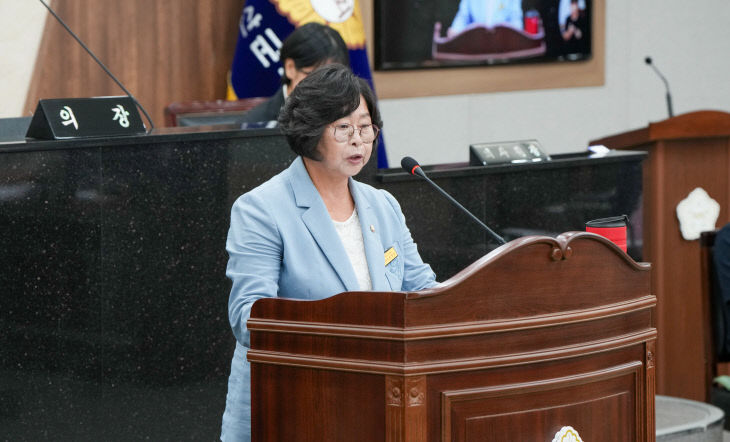 송영순의원이 5분자유발언을 하고 있다