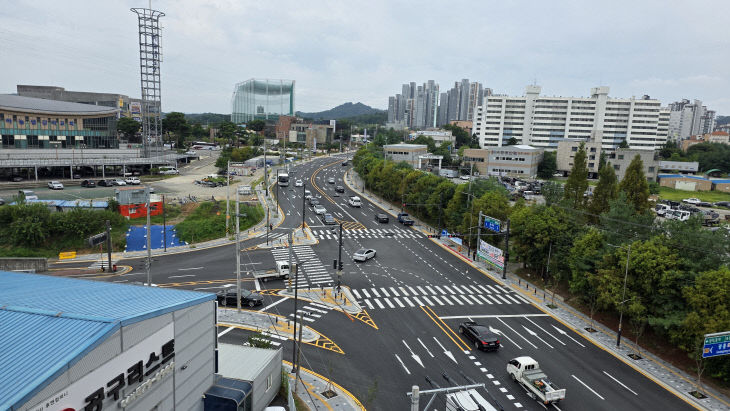 건설도로과(새샘중~신도브래뉴 도로 왕복 4차선으로 확장)