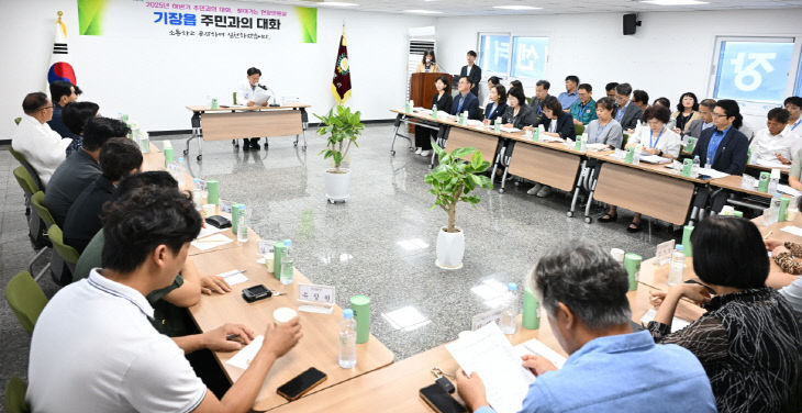 1-2.정종복 기장군수가 찾아가는 현장민 있다
