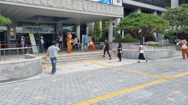 250915 충주시 출근길 손수건 사용 캠페인