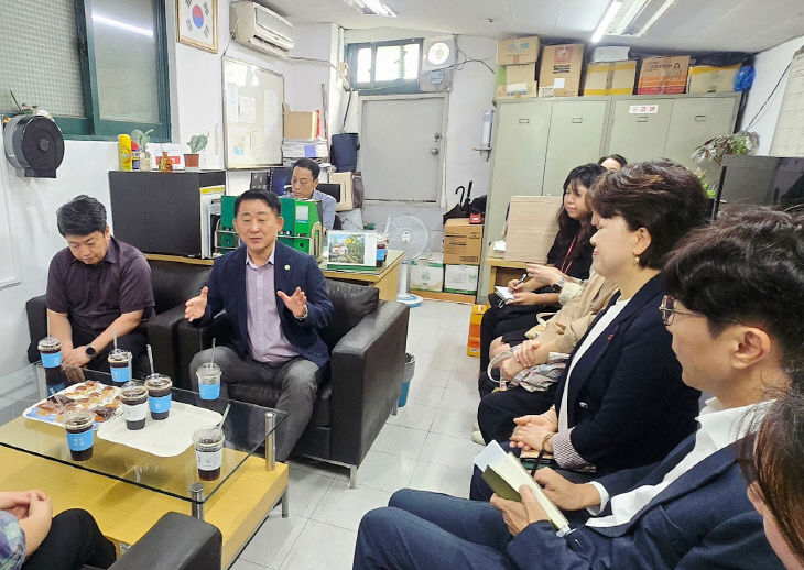 사진1) 서철모 서구청장 관저동 골목상권 방문 장면(1)