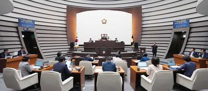 9대 본회의장 전경 사진(319)