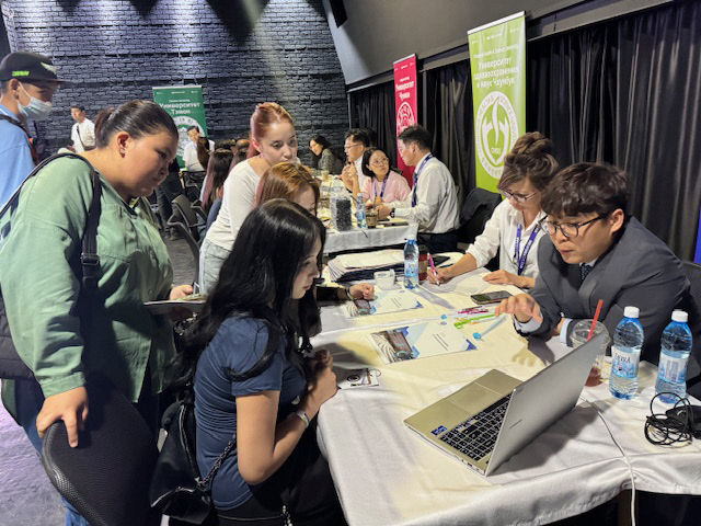 카자흐·키르기스 ‘K-유학생 충북 유학박람회’ 상담부스 1