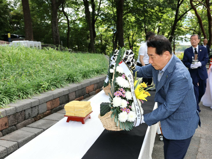 윤현진 선생 추모 헌다례2