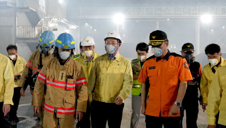 20250918 광양항 물류창고 화재현장 점검2