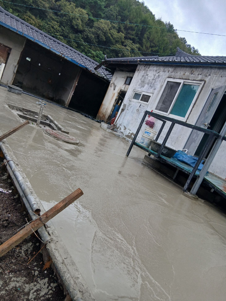 괴산레미콘, 문광면 취약가정에 레미콘 3대 지원