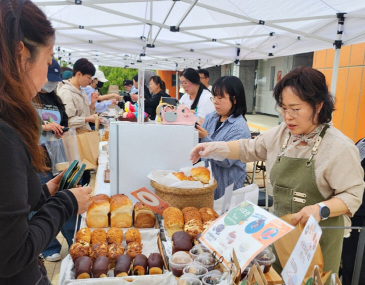 250926 소쿠리마켓 빵지순례 개최(지난해 빵지순례1)