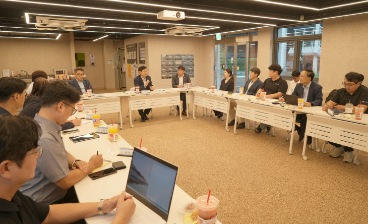 [250925 보도사진] 간담회 현장 사진