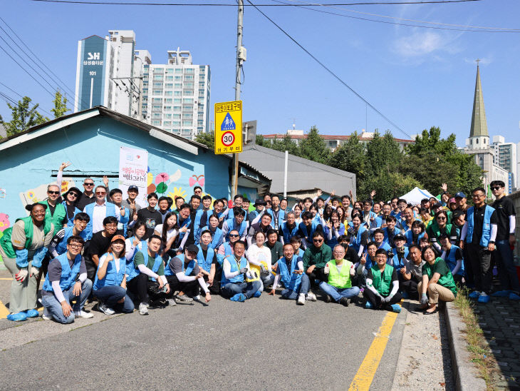국캠퍼스_벽화 그리기 봉사활동 (1)