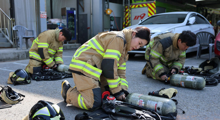 여성 소방사 김민영 소방관
