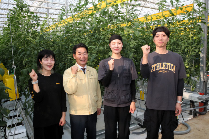 권익현 부안군수  청년 농업인 스마트팜 하우스 방문3