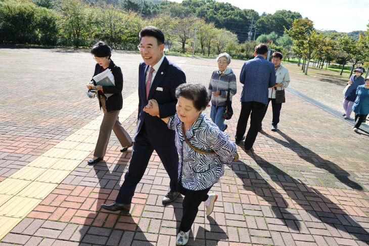 제29회 노인의 날 기념행사 입장 사진
