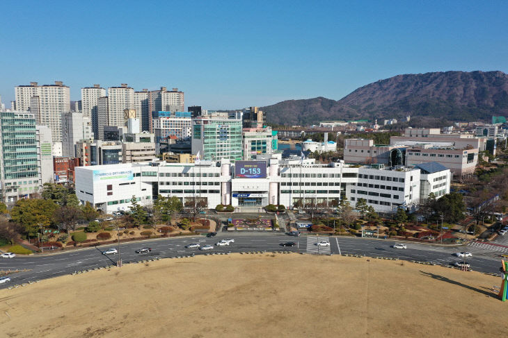 창원시청 전경사진