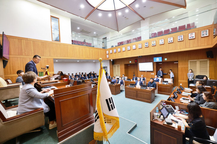 [보도자료사진] 251016 부안군의회  제365회 임시회 폐회