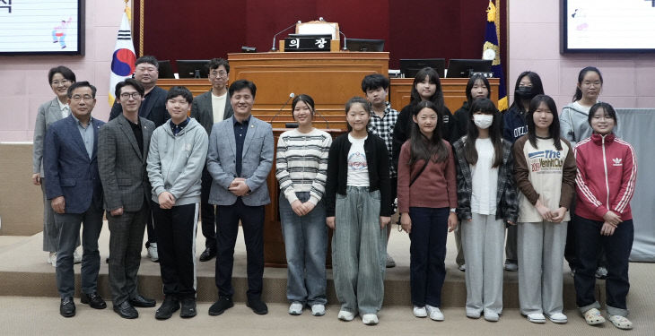 안양시의회, 의정체험 ‘청소년의회’ 수료식.