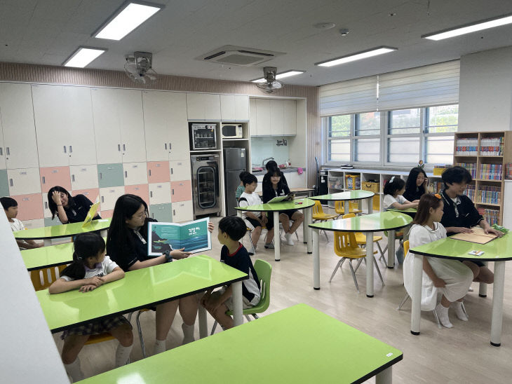 ‘용운동에 책 읽어주세요’ 활동 사진