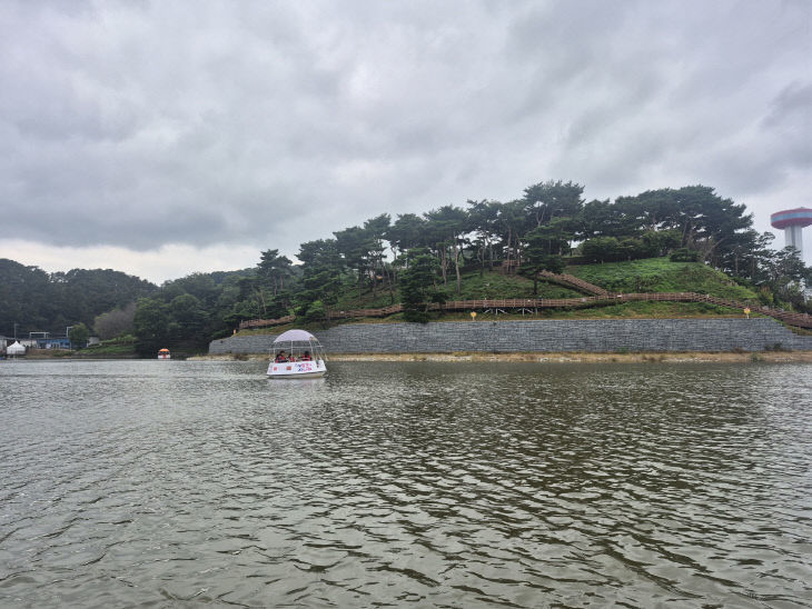 1.예당호 수상레저시설 ‘무빙보트’ 운영 모습 (4)